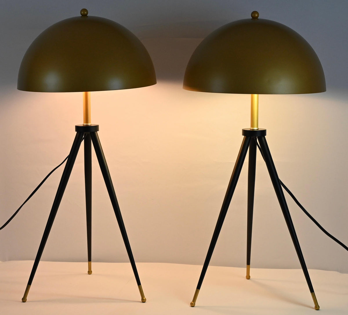Pair of Tripod Table Lamps — detail 4
