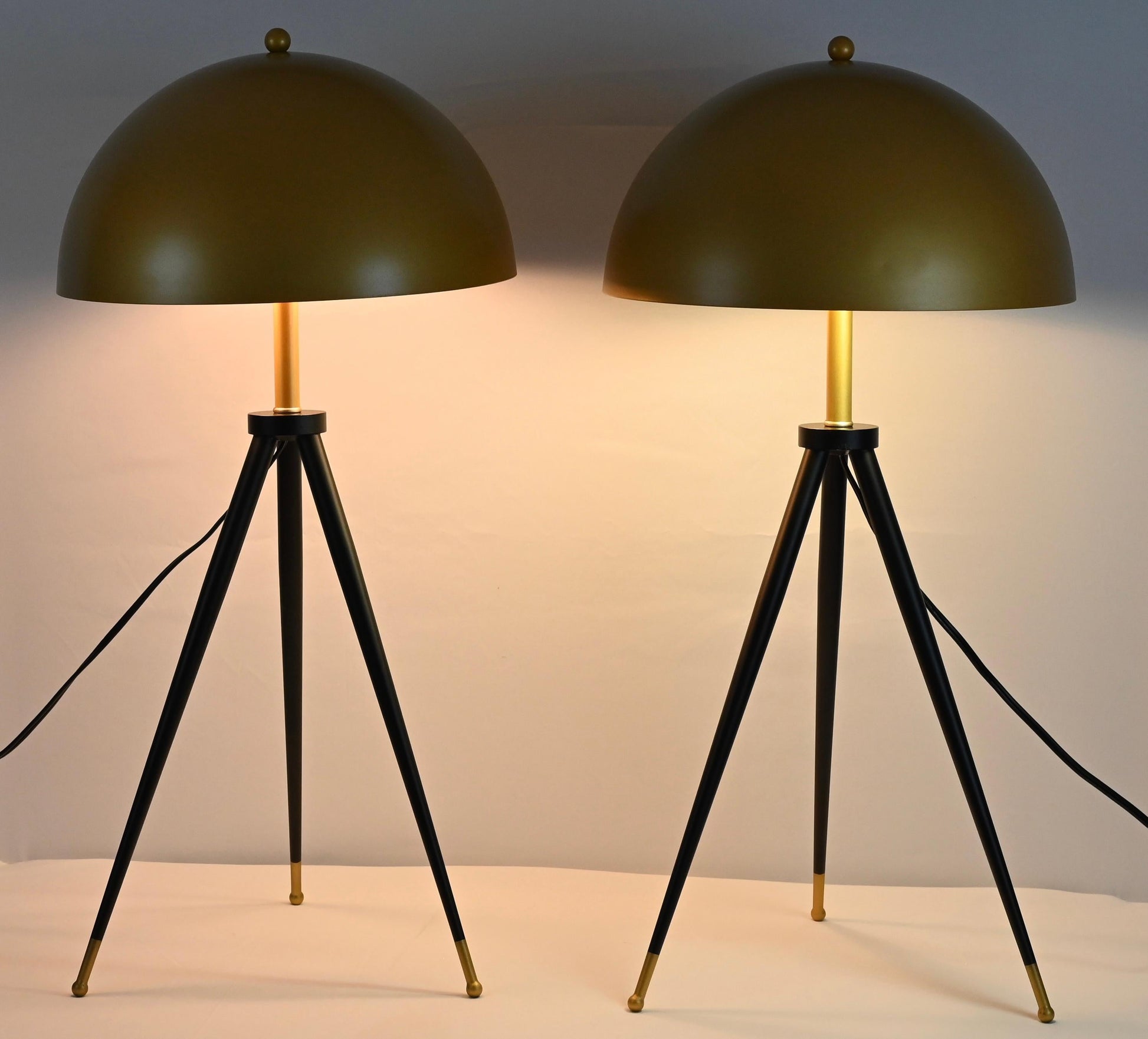 Pair of Tripod Table Lamps — detail 4