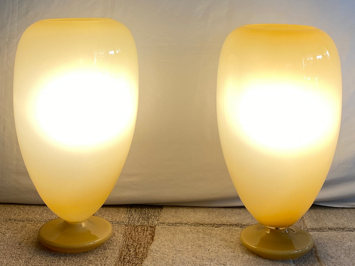 Monumental Pair of Italian Biomorphic Amber Blown Glass Balloon Lamps, circa 1970s — detail 4