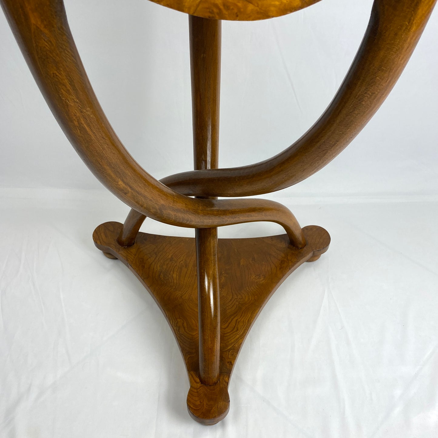 Italian Pair of Burl Walnut Side Tables With Curved Legs — detail 8