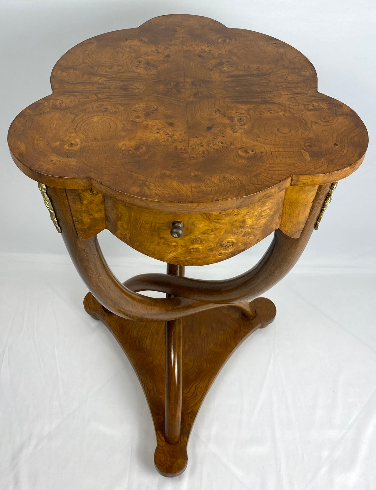 Italian Pair of Burl Walnut Side Tables With Curved Legs — detail 7