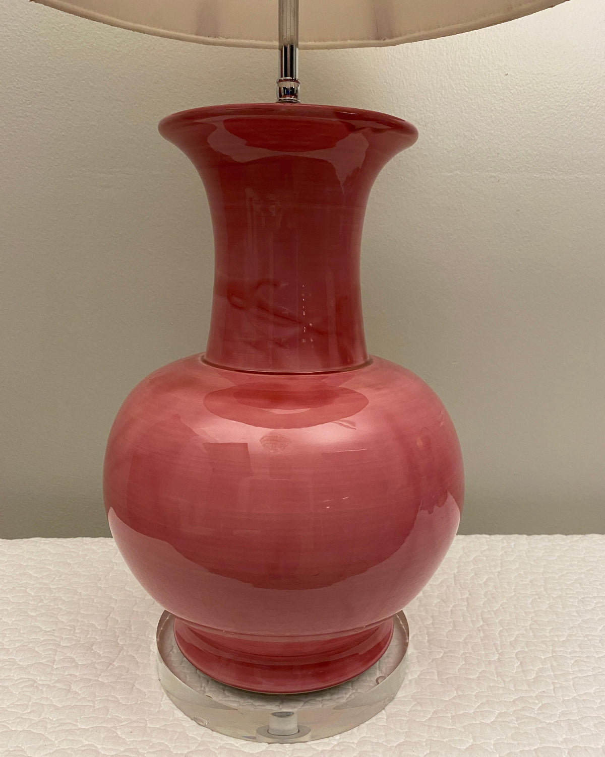 French Ceramic and Lucite Table Lamp Pink and Clear Base — detail 3