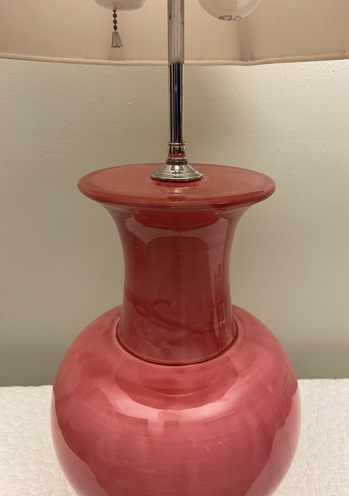 French Ceramic and Lucite Table Lamp Pink and Clear Base — detail 5