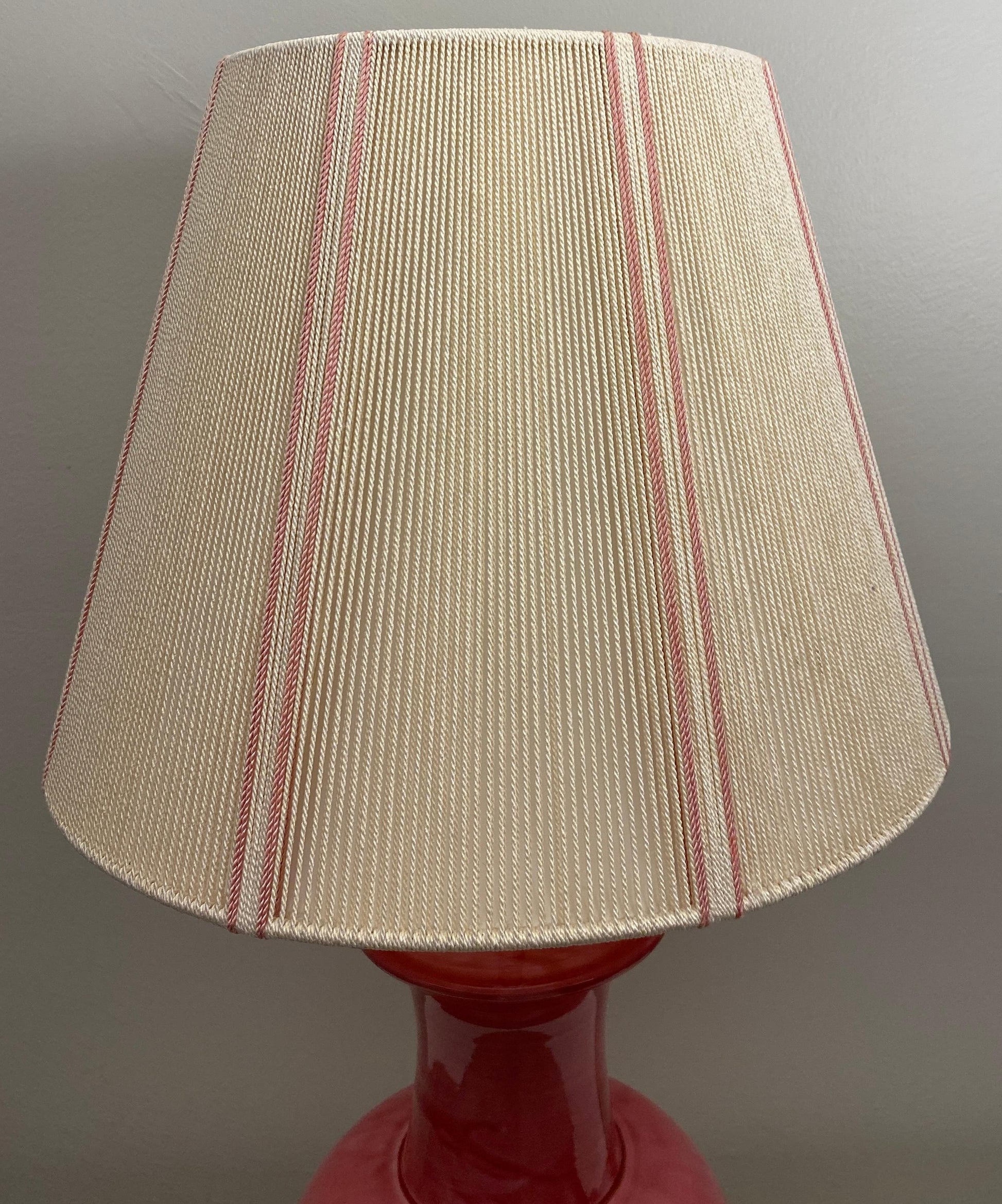 French Ceramic and Lucite Table Lamp Pink and Clear Base — detail 8