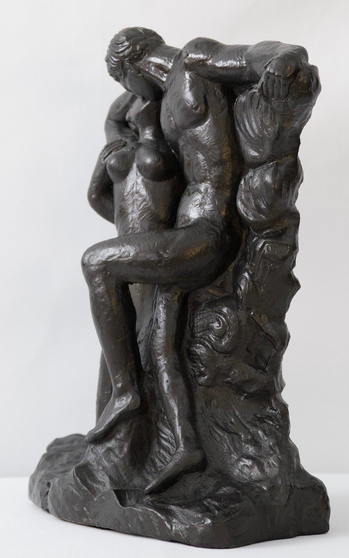 Modern Figurative Sculpture Embracing Couple — detail 2