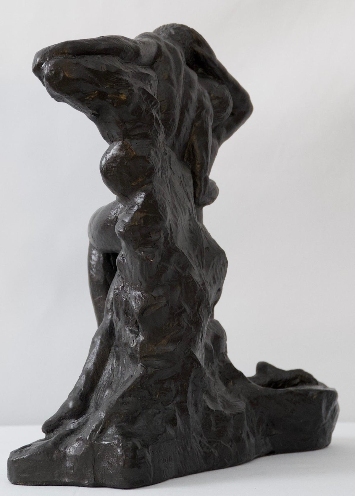 Modern Figurative Sculpture Embracing Couple — detail 3