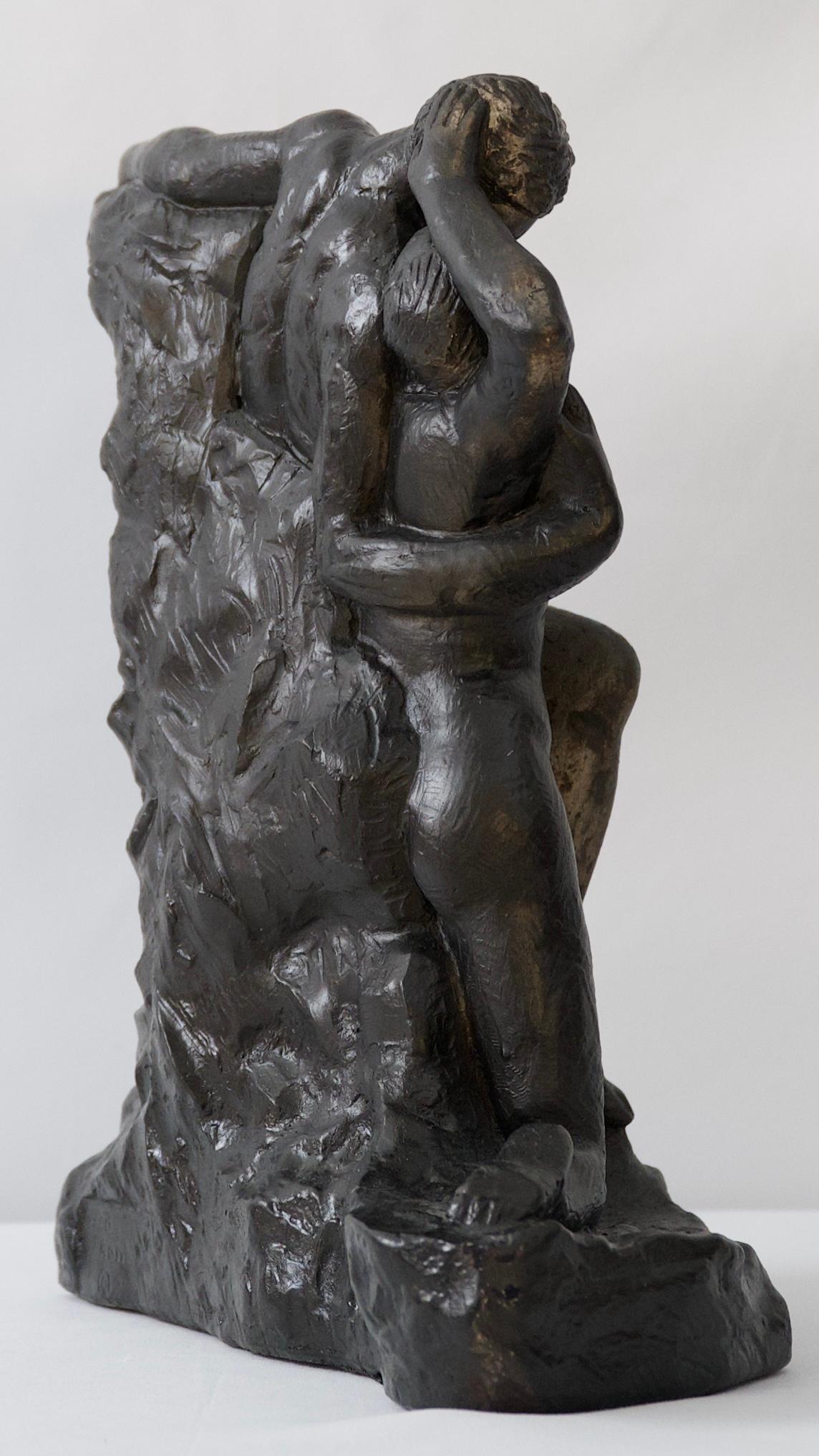 Modern Figurative Sculpture Embracing Couple — detail 5
