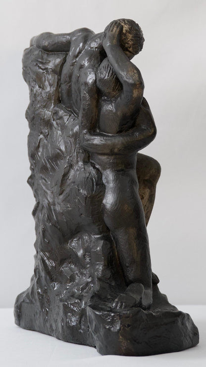 Modern Figurative Sculpture Embracing Couple — detail 5