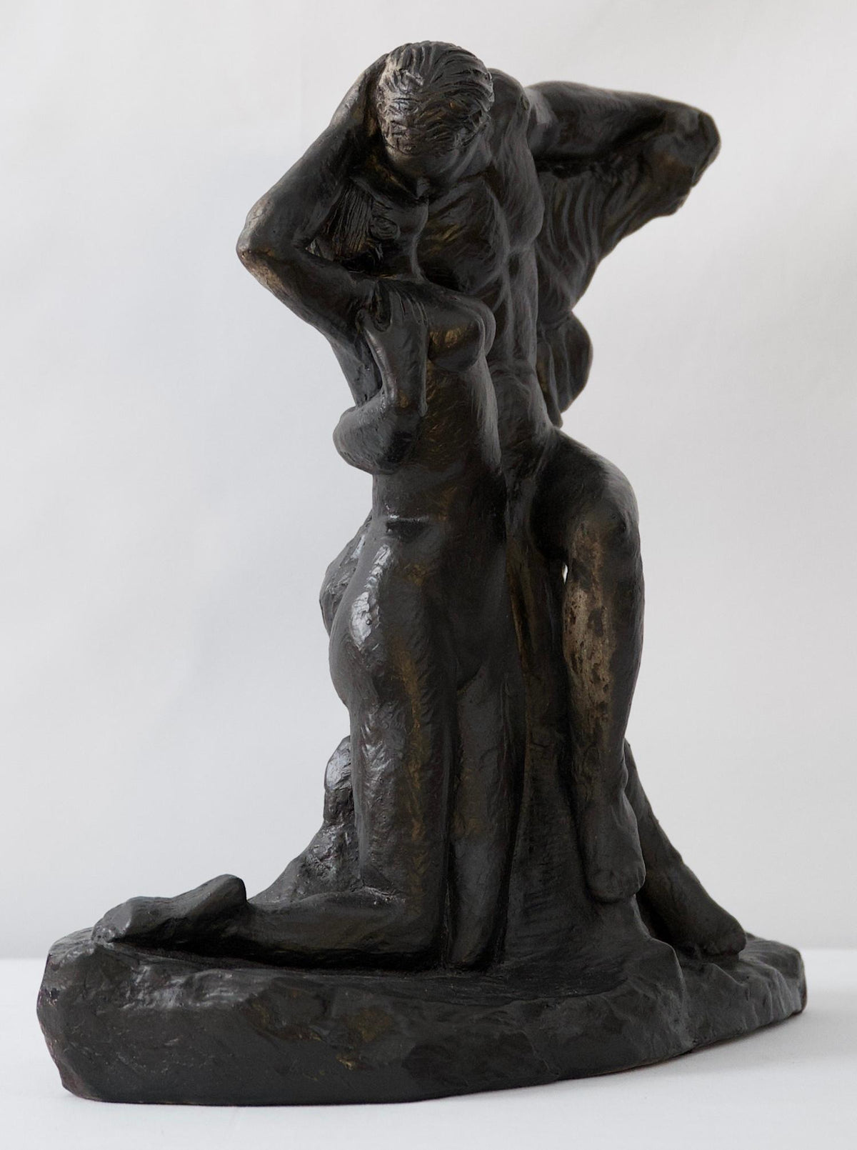 Modern Figurative Sculpture Embracing Couple — detail 6