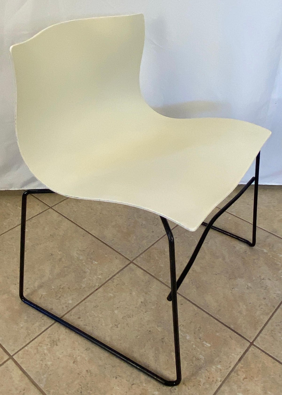 Lella and Massimo Vignelli Handkerchief Stacking Chairs, Set of 4 Knoll Chairs — detail 4