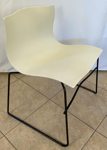 Lella and Massimo Vignelli Handkerchief Stacking Chairs, Set of 4 Knoll Chairs — detail 4