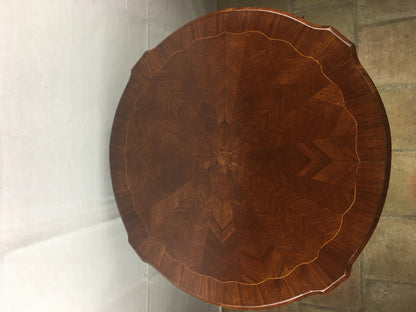 French Louis XV Style Walnut Marquetry End, Side or Cocktail Table — detail 9