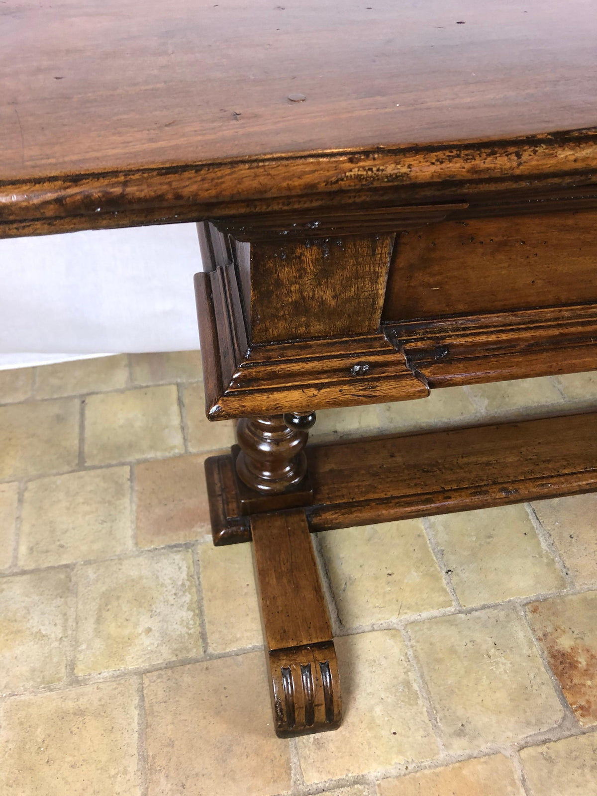 18th Century French Louis XIII Walnut Sofa Console or Display Table — detail 13