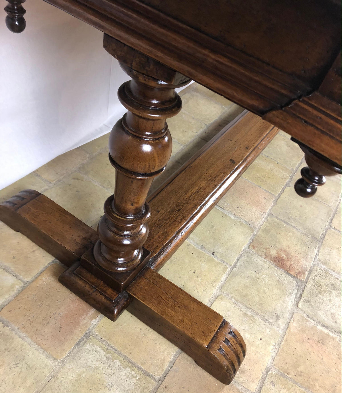 18th Century French Louis XIII Walnut Sofa Console or Display Table — detail 8