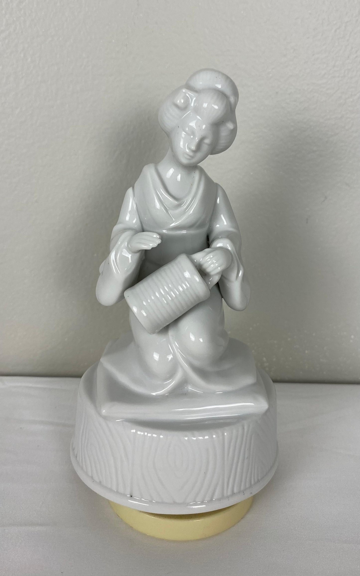 Japanese Lladro Style Figurines White Porcelain Music Boxes and Decorative Tree — detail 4