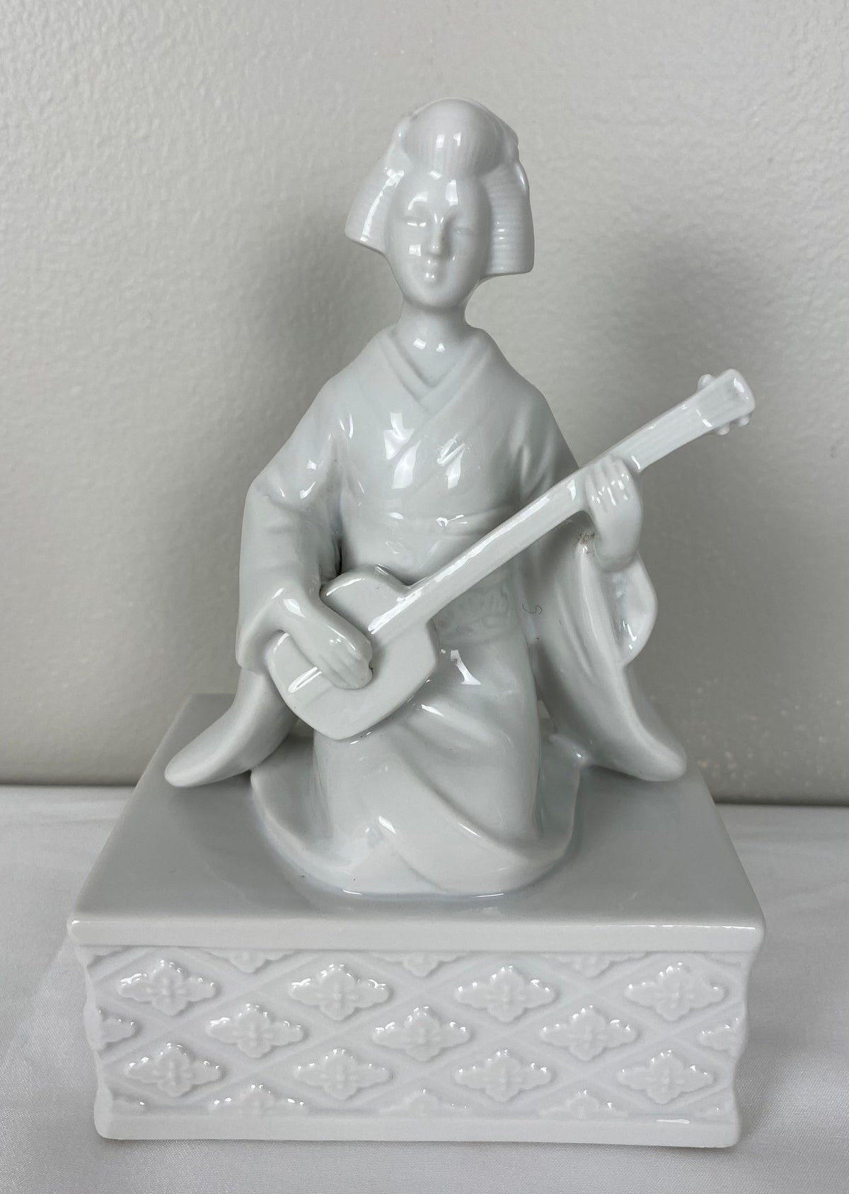 Japanese Lladro Style Figurines White Porcelain Music Boxes and Decorative Tree — detail 8