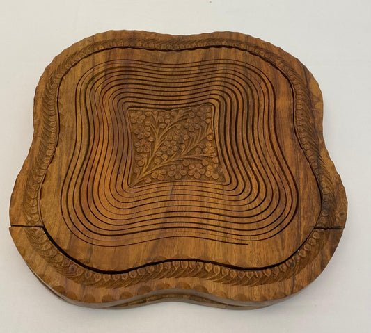 Wooden Fruit Basket Hand-Carved and Collapsible — detail 2