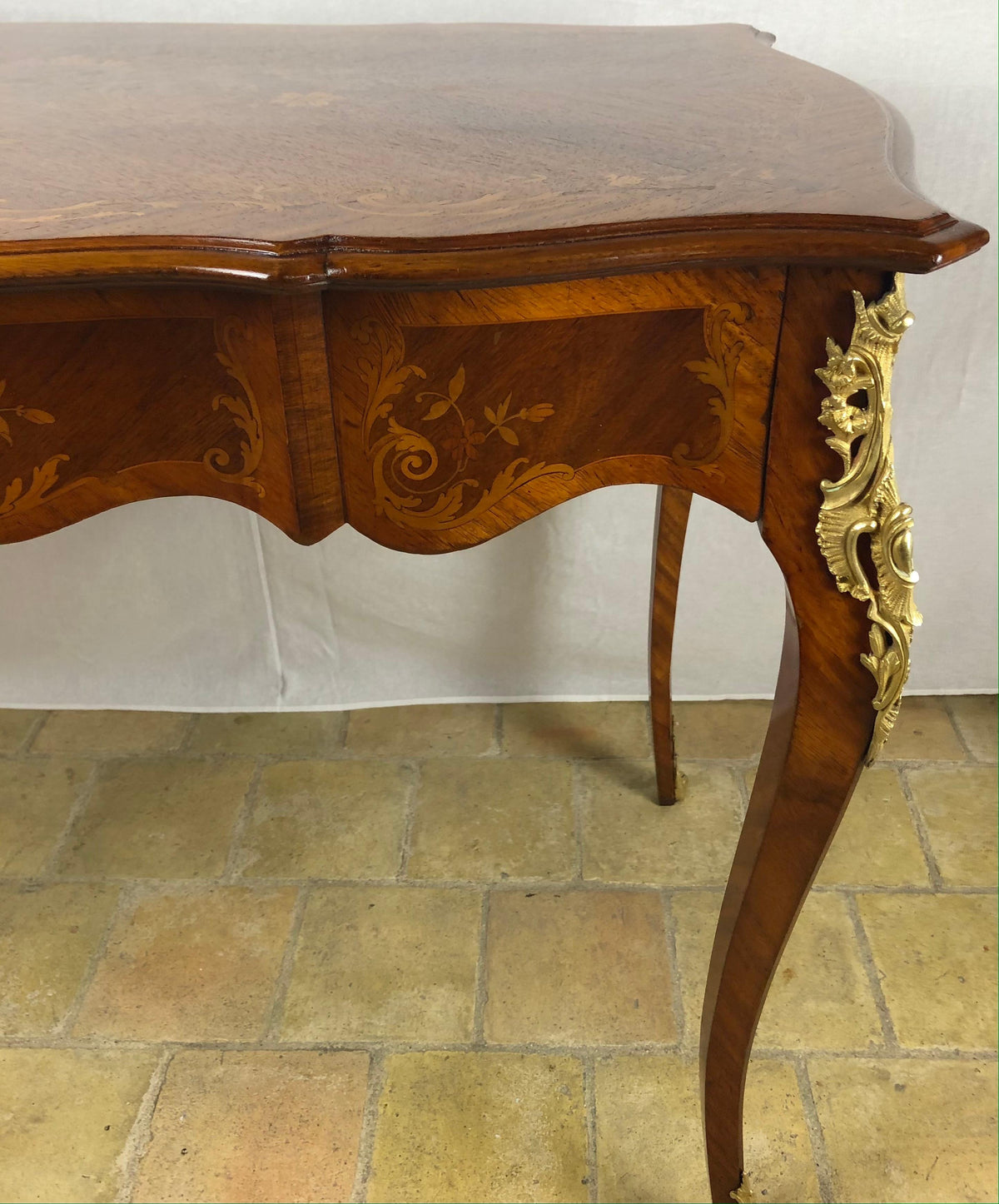 19th Century French Louis XV Style Floral Marquetry and Gilt Bronze Writing Desk — detail 15